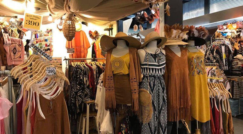 Fashion Street Style Bangkok yang Keren Abis